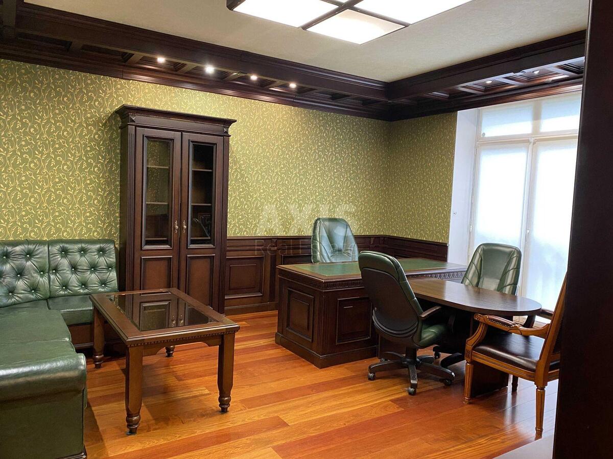 Office vul. Instytuts'ka 18, 218m21