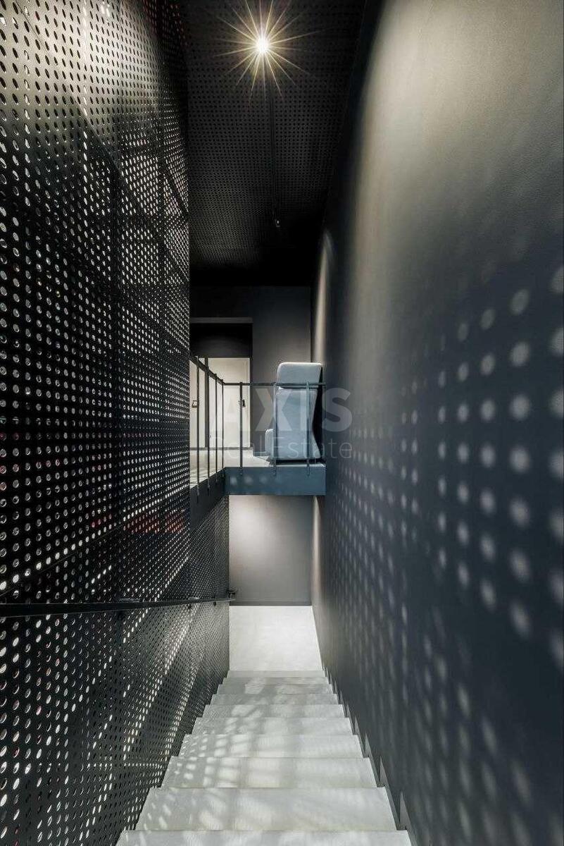 Office nab. Dniprovs'ka 14Б, 245m26071915