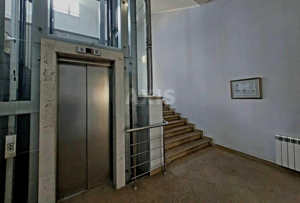 Office vul. Bul'varno-Kudrjavs'ka 24, 336m26