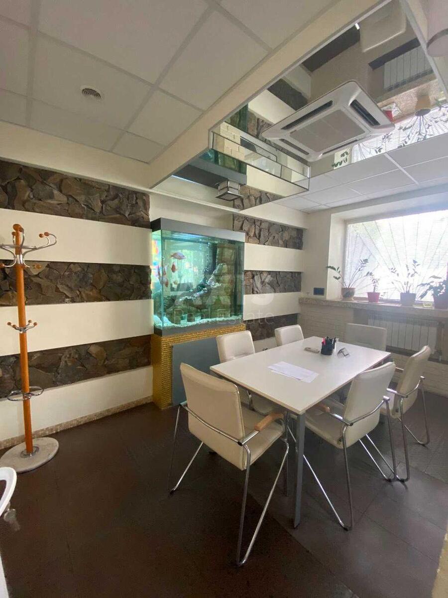 Office vul. Vyborz'ka 89А, 230m23