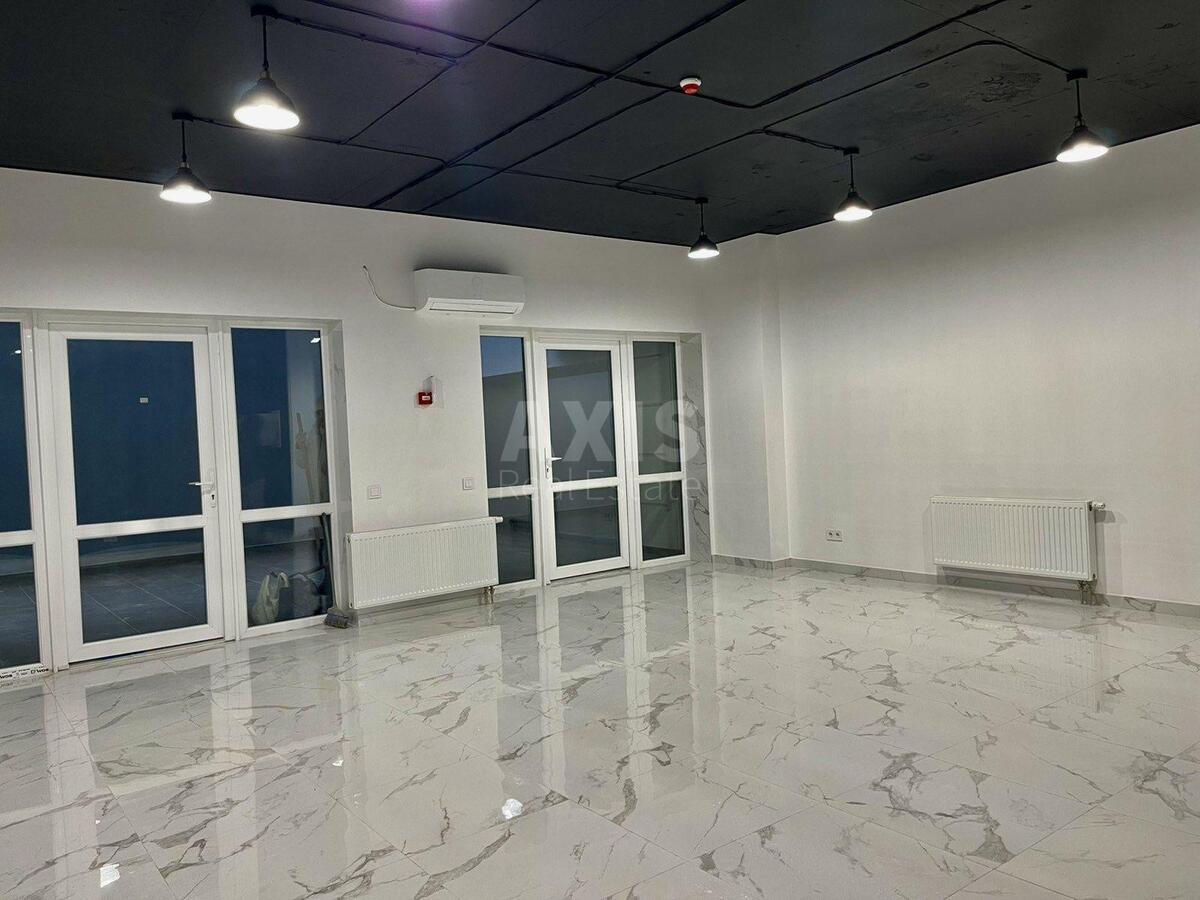 Trade object vul. Myhajla Maksymovycha 24, 20m2