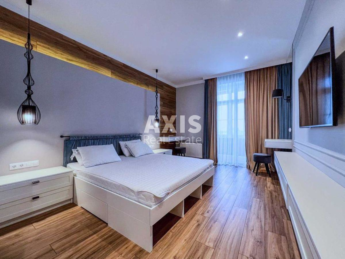 3k apartment vul. Jevgena Konoval'cja 36в10