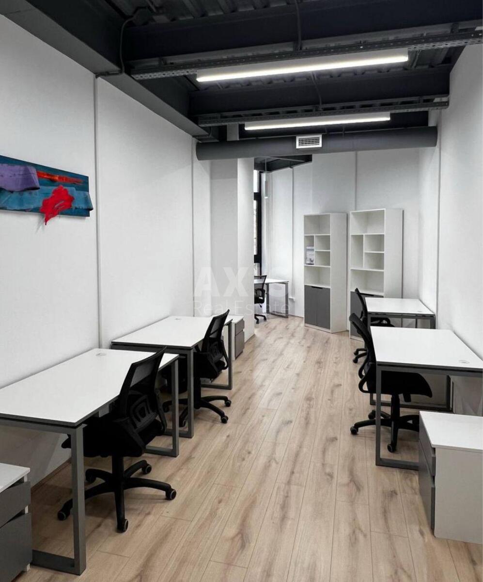 Office vul. Rustaveli Shota 11, 33m261674