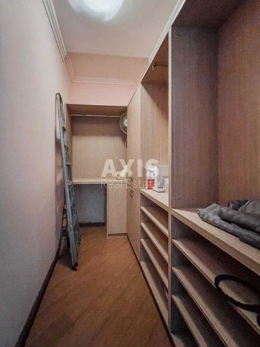4к квартира ул. Назаровская 23а7