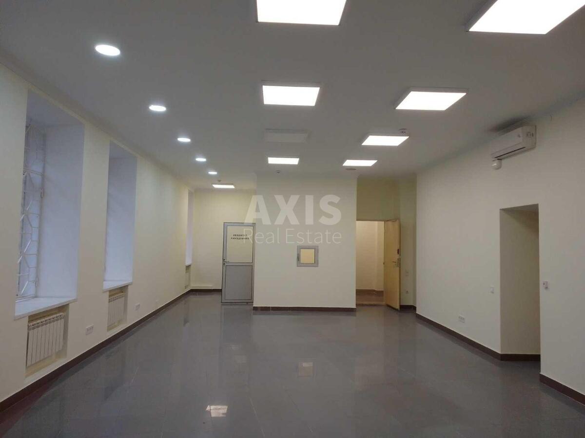 Trade object vul. Jevgena Konoval'cja 32Г, 90m2