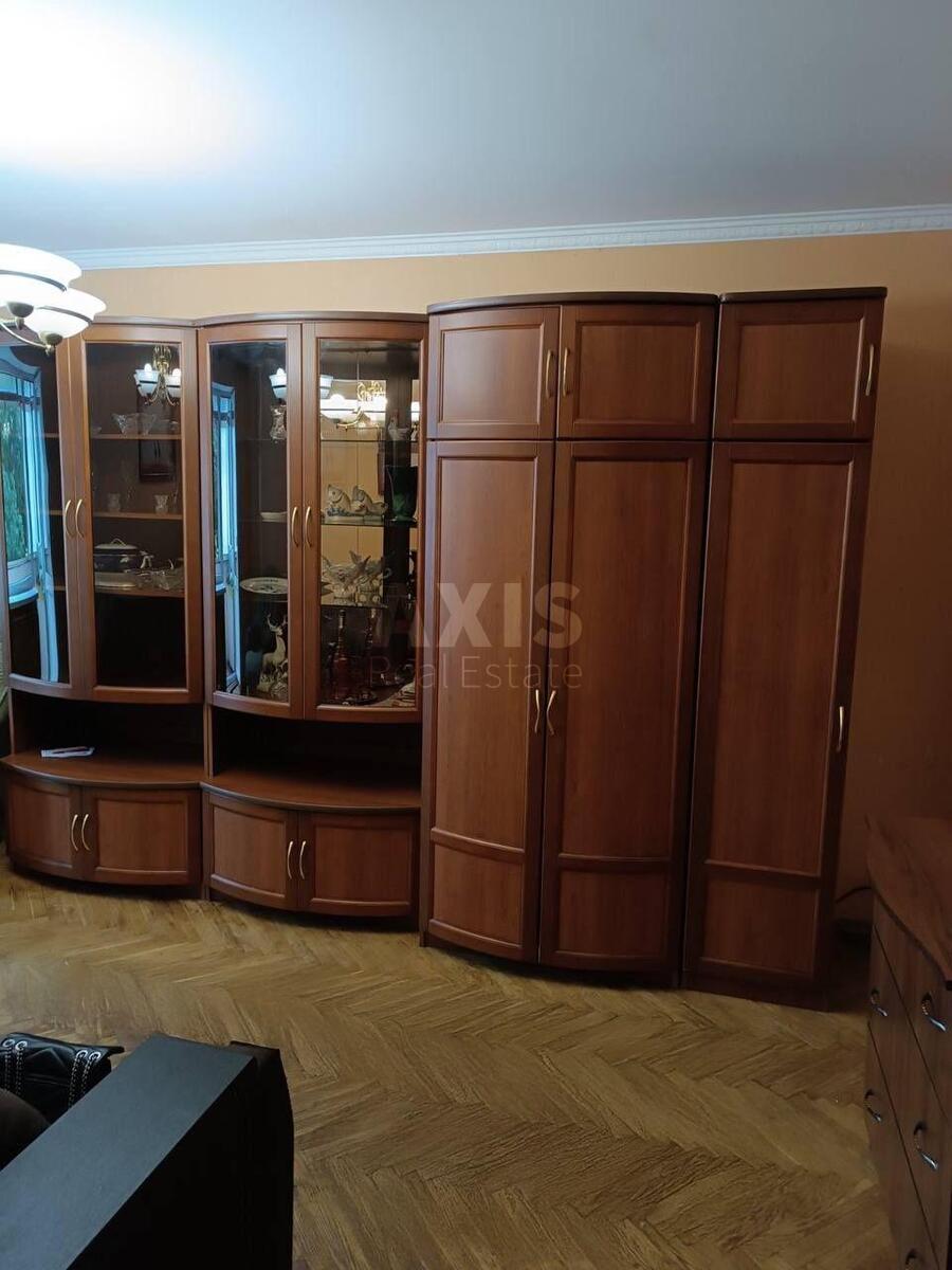 2к квартира ул. Евгения Коновальца 15/30