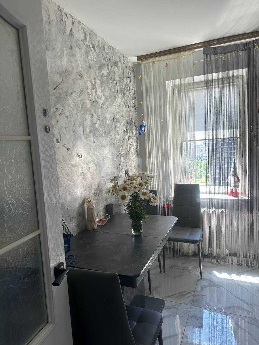2k apartment vul. Bal'zaka Onore de 4А4