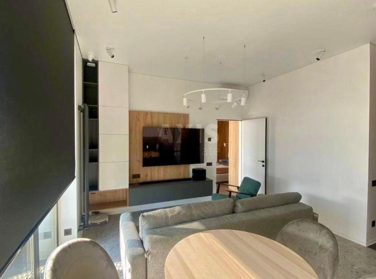 2k apartment vul. Hohlovyh Sim'i' 83