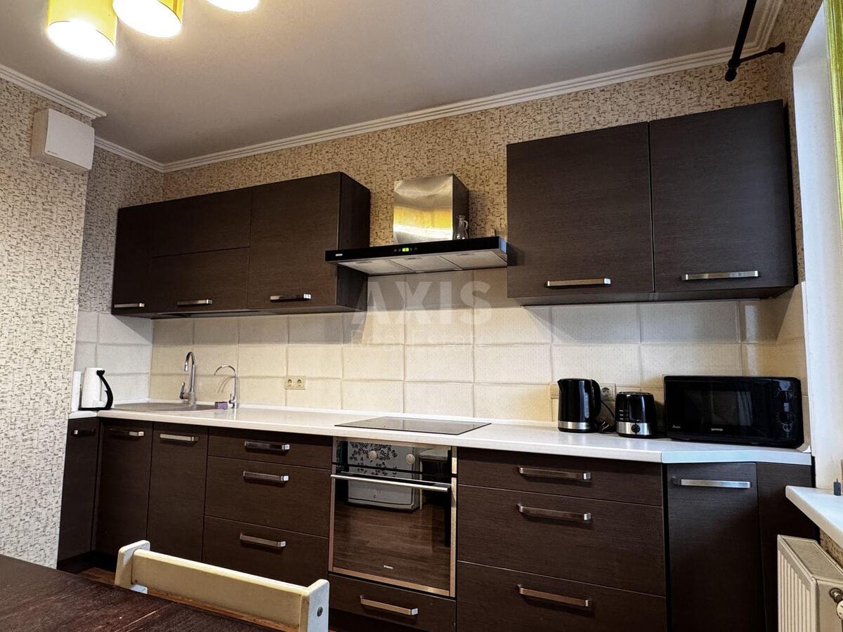 1k apartment vul. Revuc'kogo 40