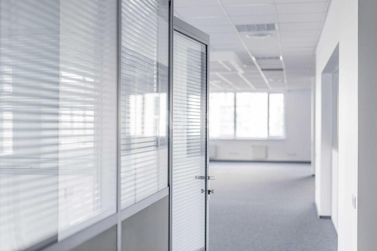 Office vul. Pymonenka Mykoly 13, 337m26