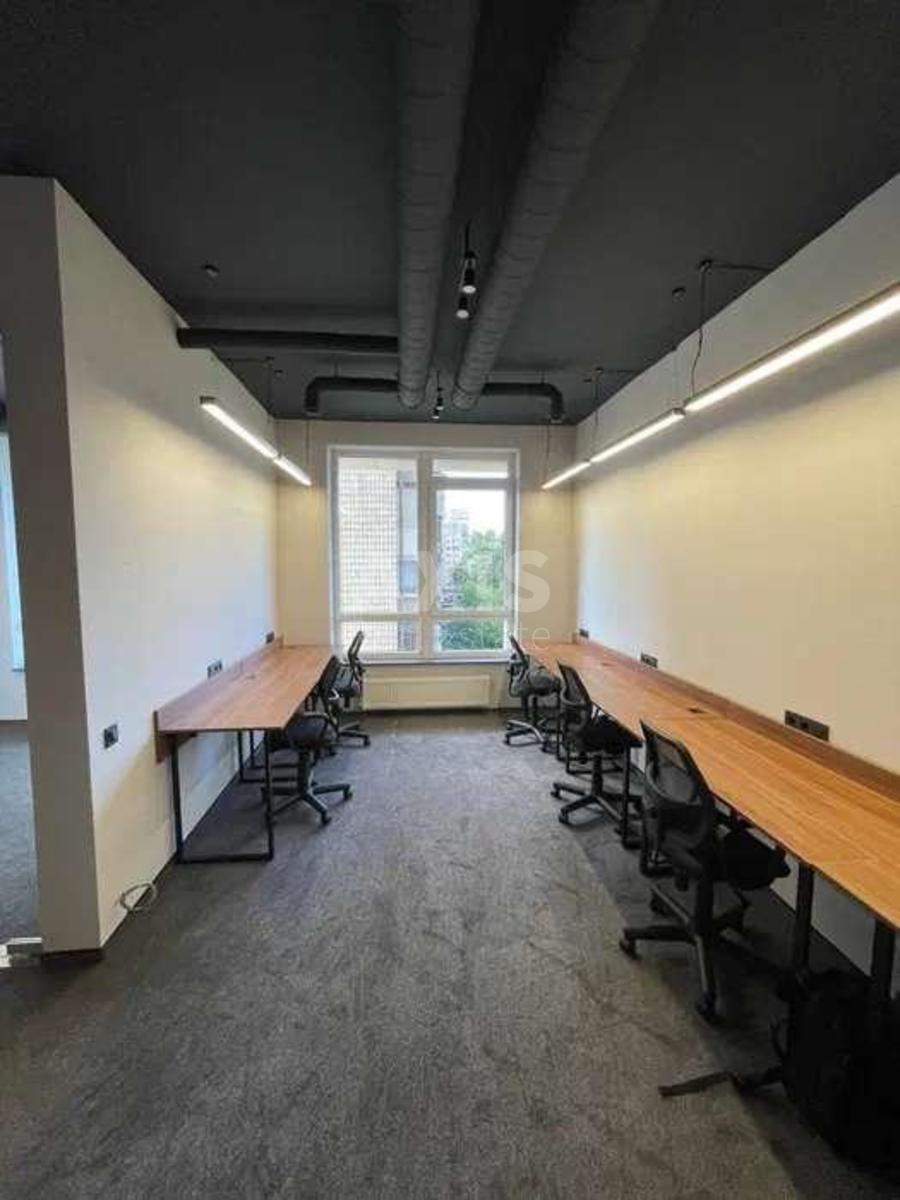 Office pl. Nezalezhnosti Majdan 2, 27m2