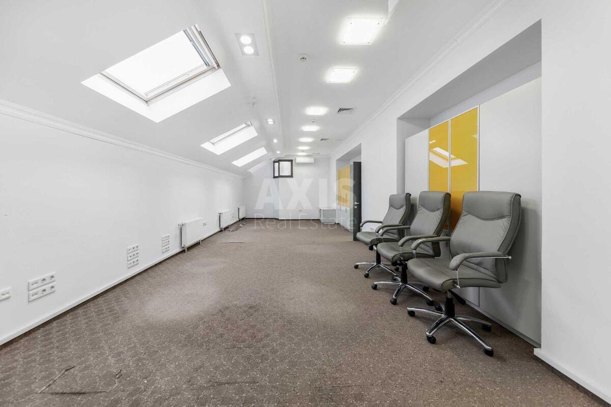 Office vul. Volodymyrs'ka 23А, 180m22