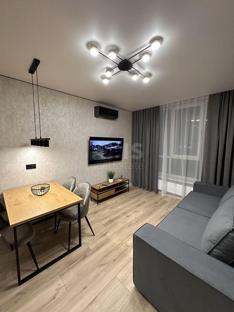 1k apartment vul. Rodyny Kristeriv 1615
