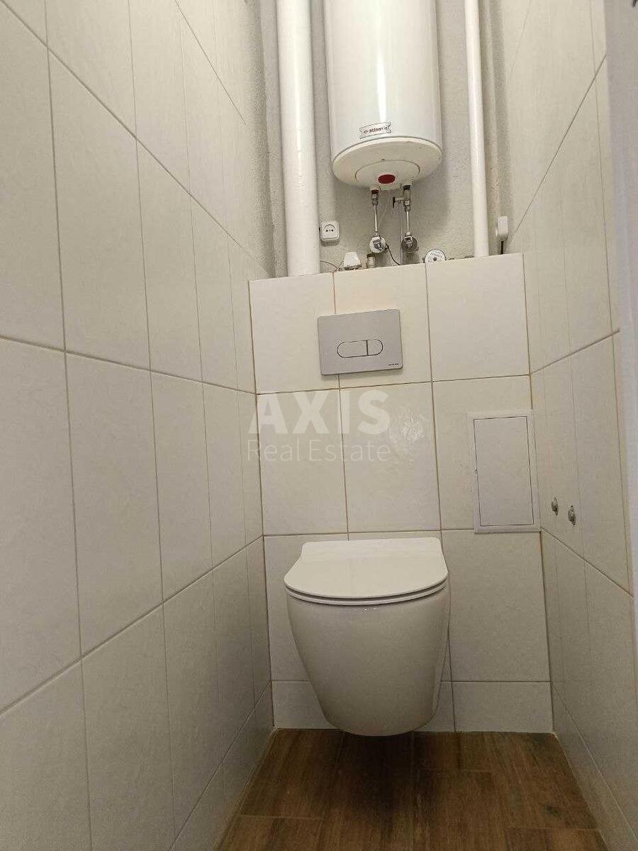 3k apartment vul. Myloslavs'ka 17А6