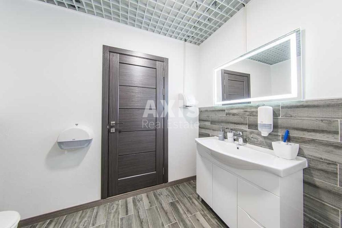 Office vul. Panasa Myrnogo 17, 442m2409339