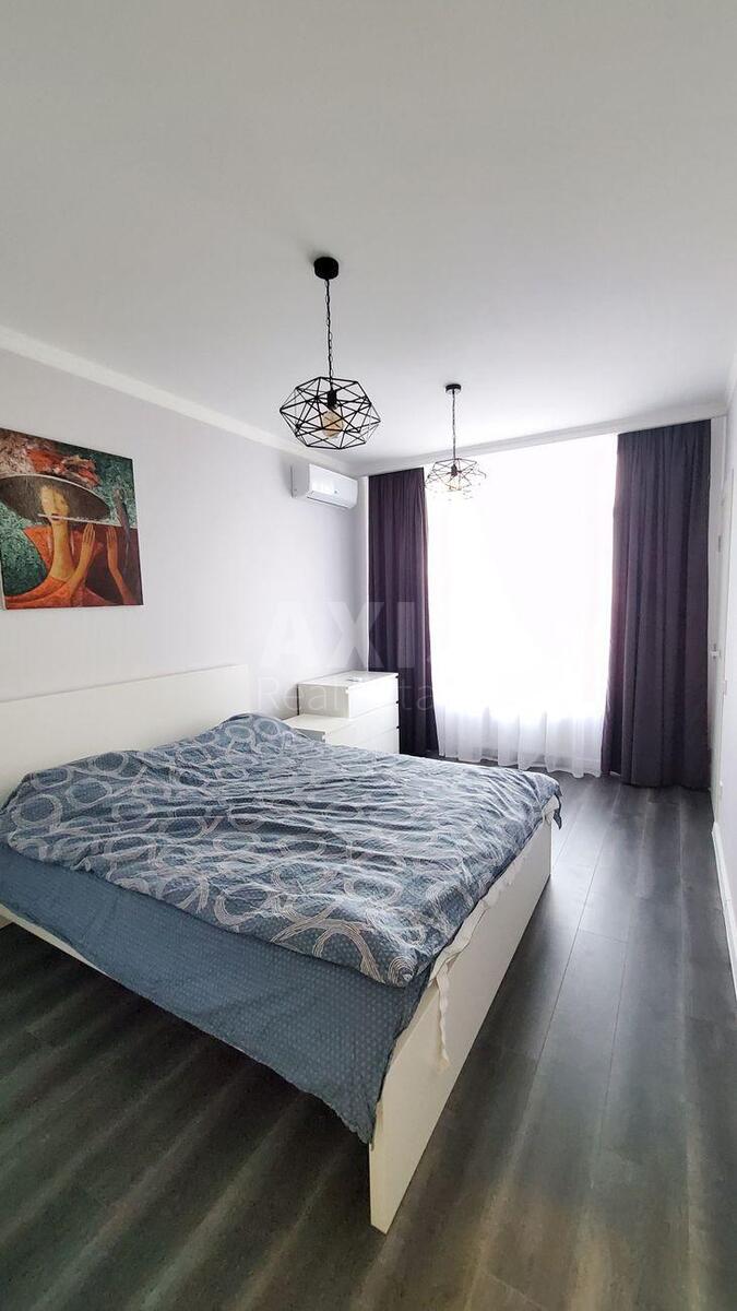 1k apartment vul. Sverstjuka Jevgena 45