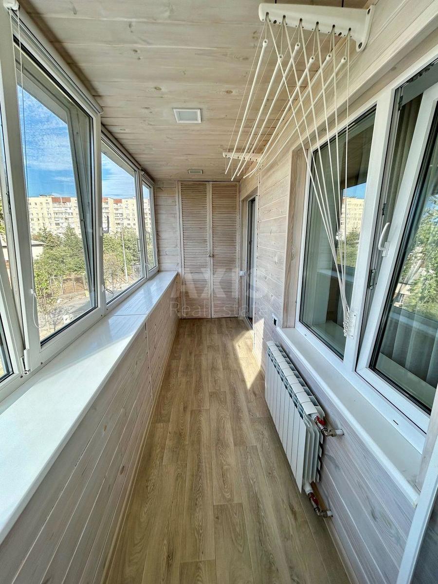 1k apartment vul. Voskresens'ka 25А6