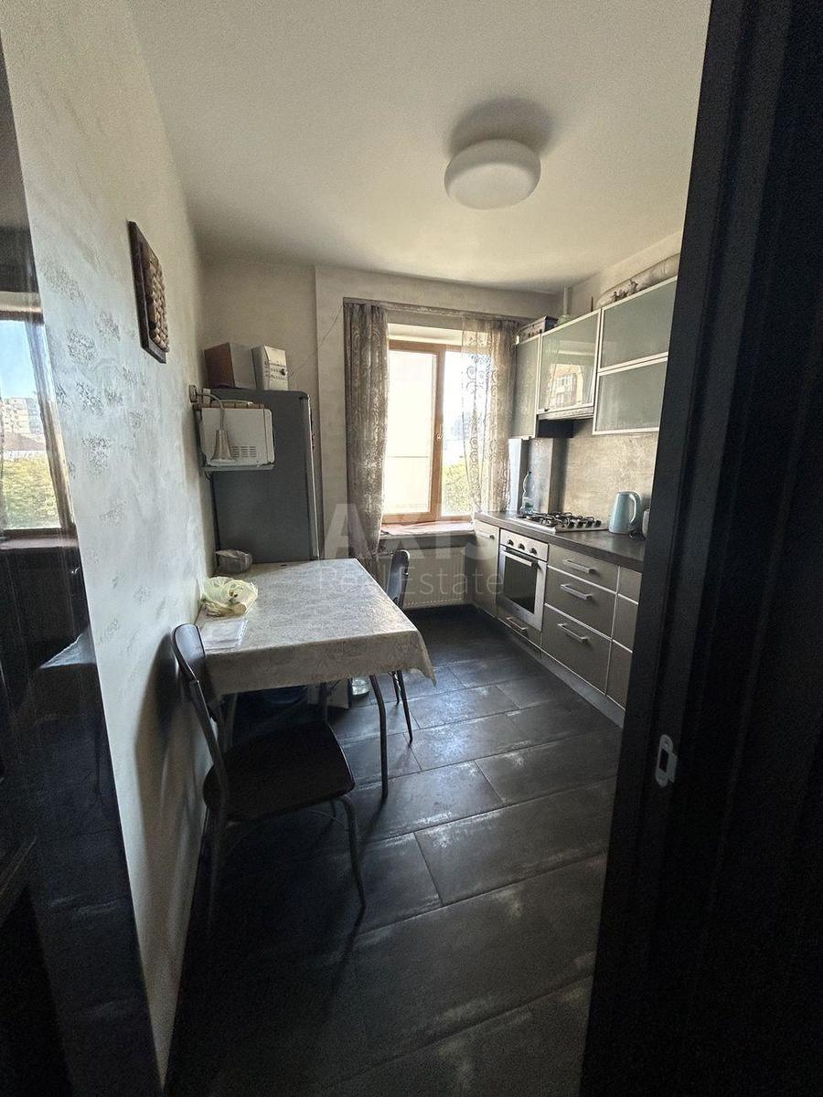 3k apartment prov. Ipsylantijevs'kyj 33