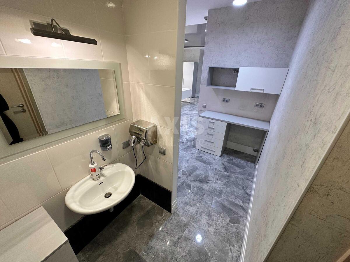 Офис ул. Евгения Коновальца 32Б, 70м27