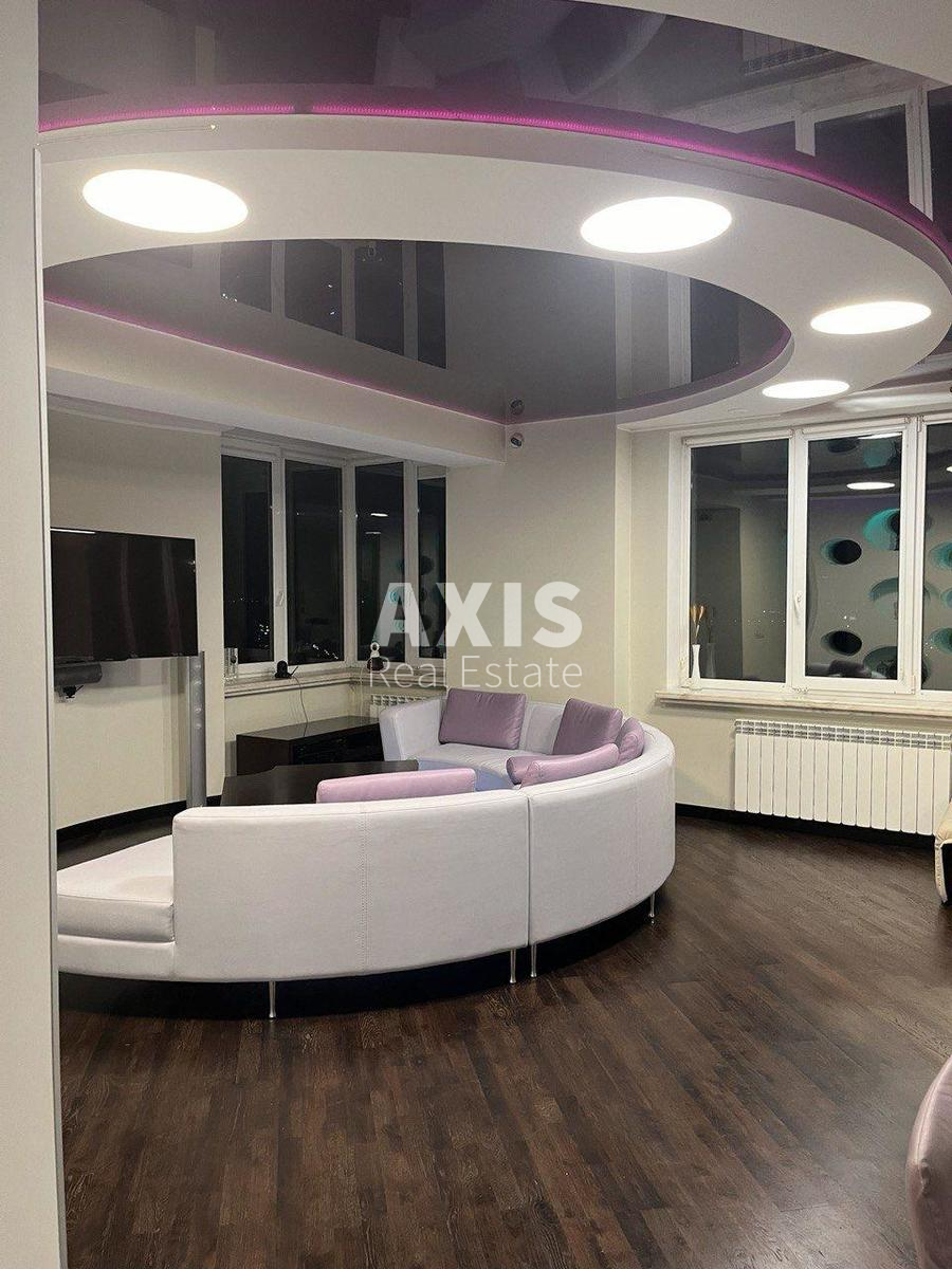 1k apartment nab. Dniprovs'ka 12