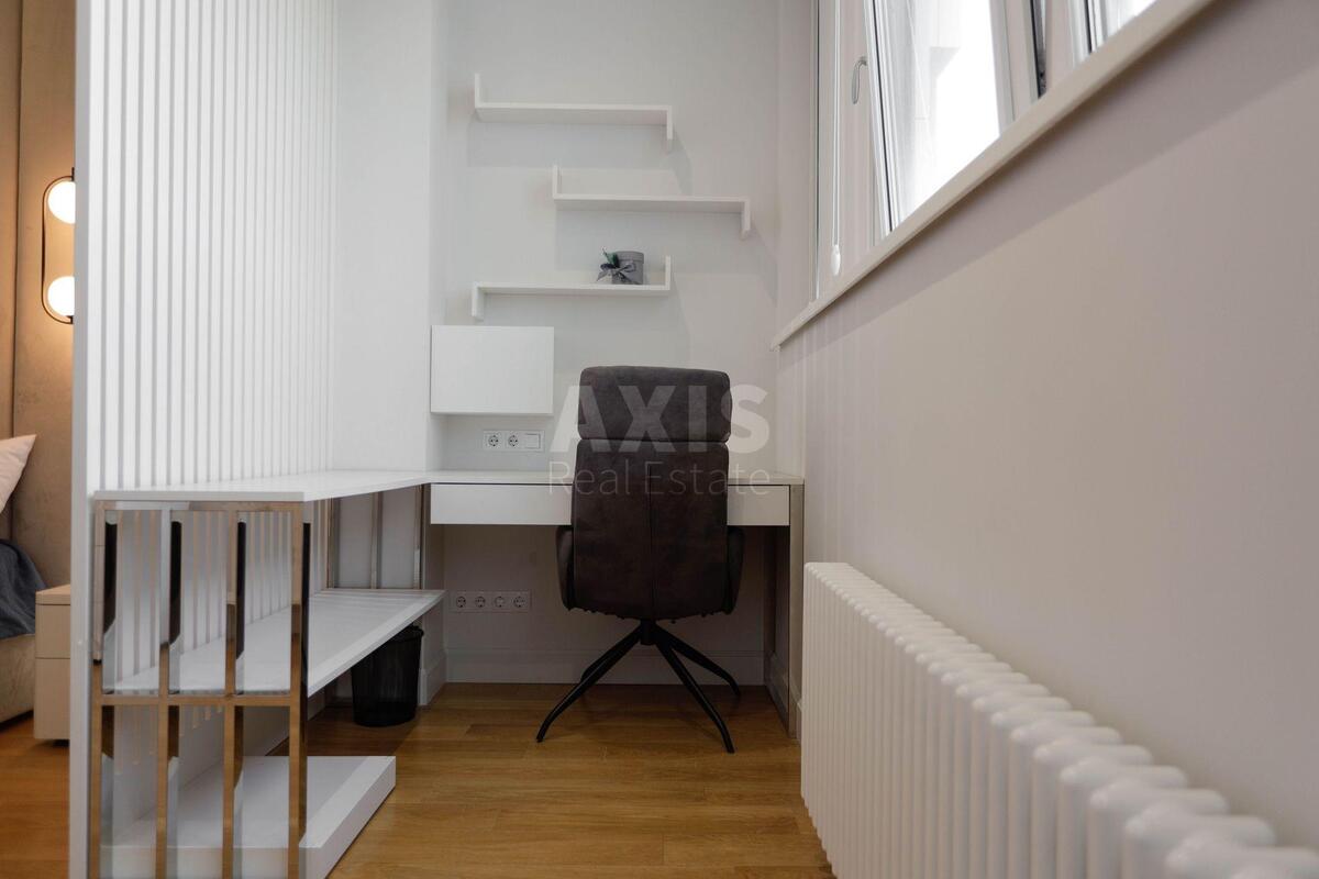 3k apartment vul. Dragomyrova Myhajla 1812