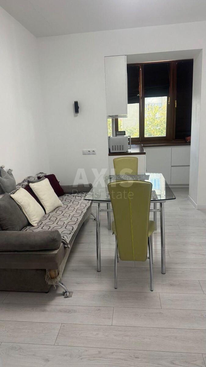 3k apartment vul. Malyshka Andrija 3601800
