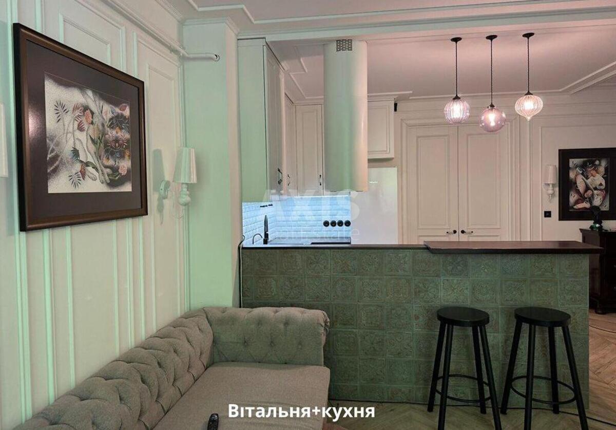 3k apartment vul. Vozdvyzhens'ka 9/192