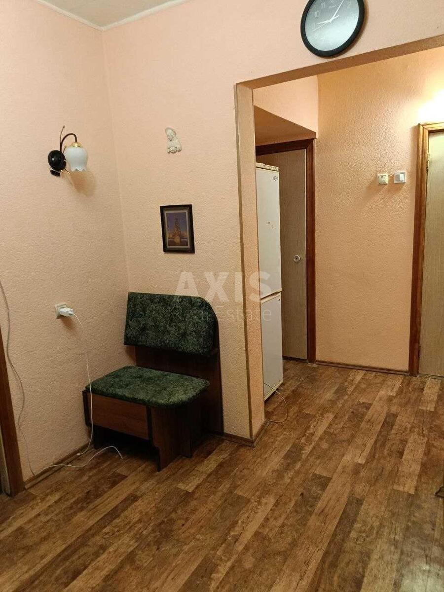 3k apartment vul. Myloslavs'ka 17А3