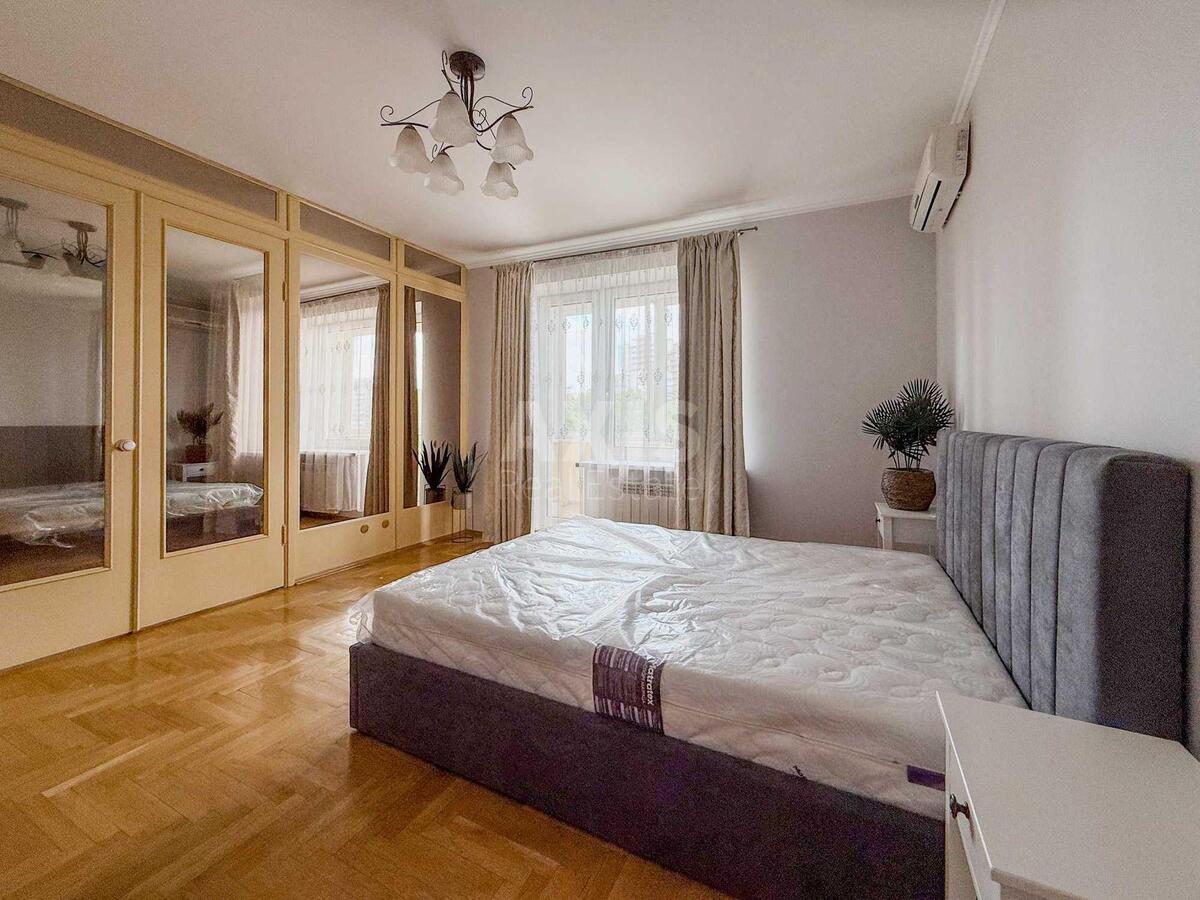 5k apartment vul. Turivs'ka 52/58572688