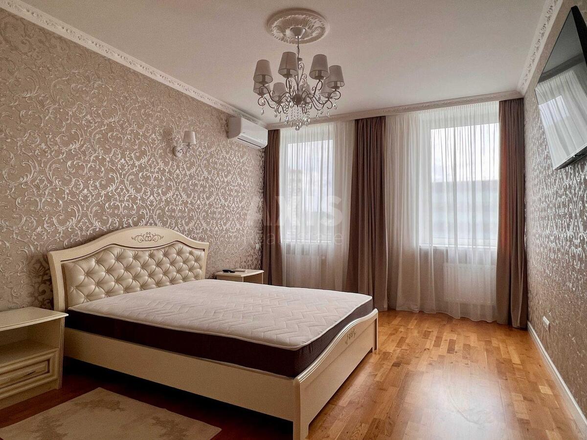 2к квартира пр-т Лобановского 150В0