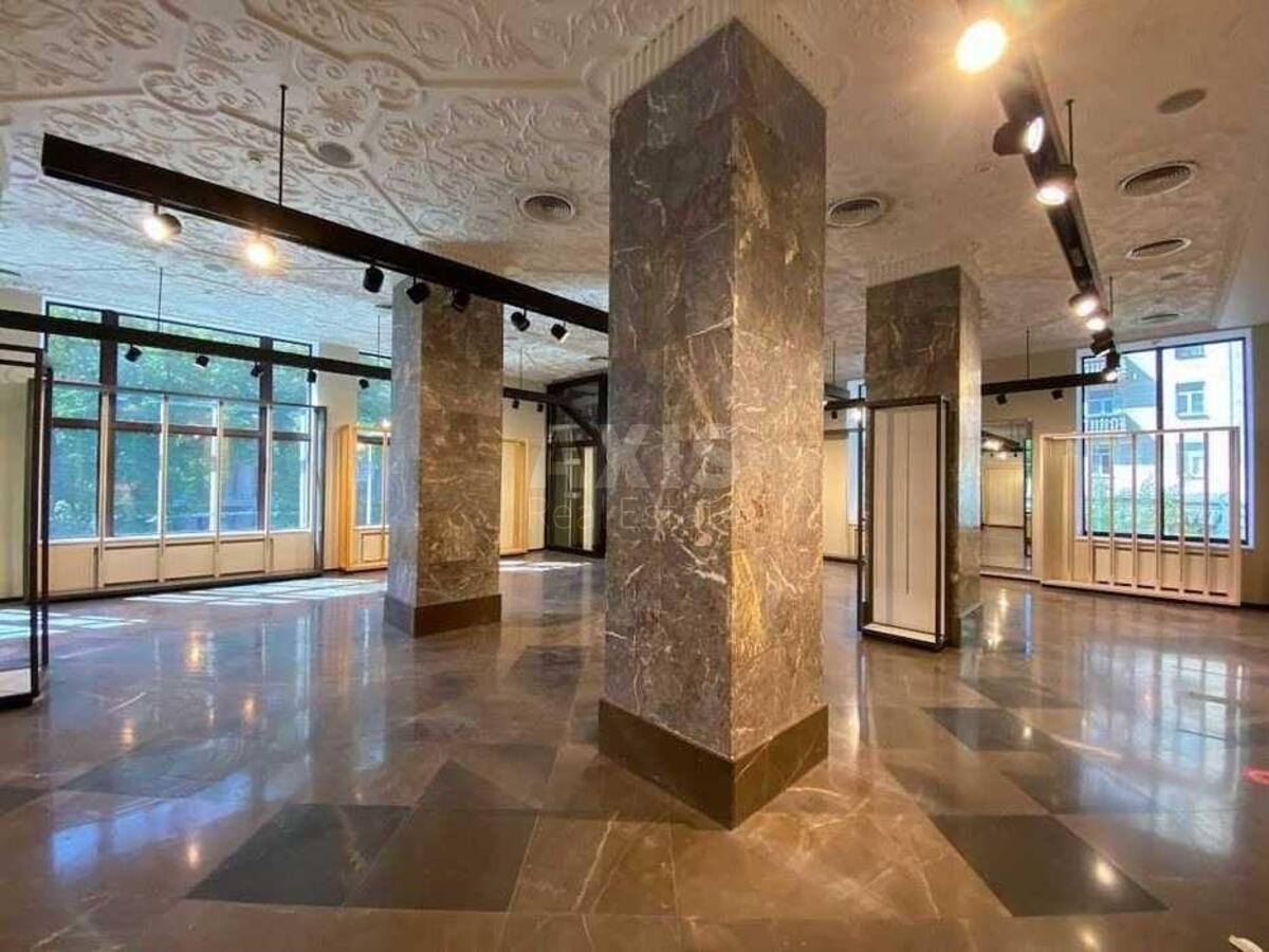 Объект торговли ул. Крещатик 23, 2000м2621363
