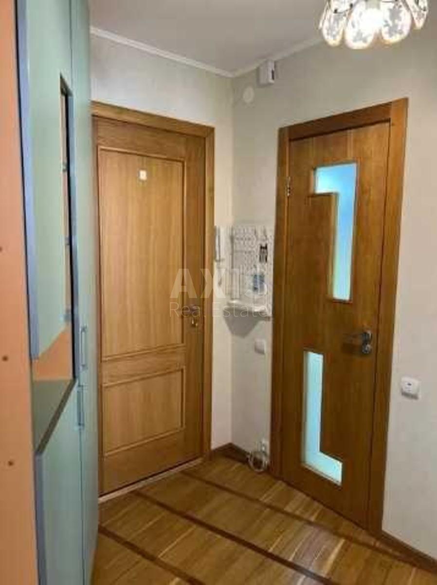 1k apartment vul. Ahmatovoi' Anny 71517