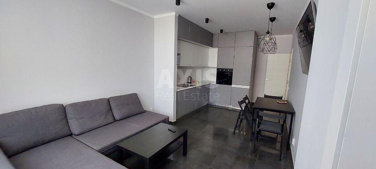 1k apartment vul. Sverstjuka Jevgena 42