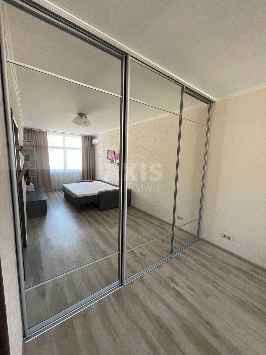 1k apartment vul. Ahmatovoi' Anny 22А4