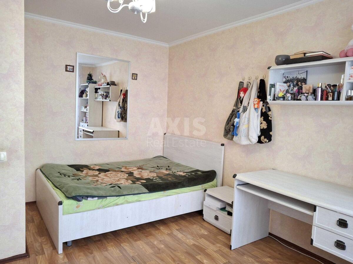 3k apartment vul. Bal'zaka Onore de 4А8