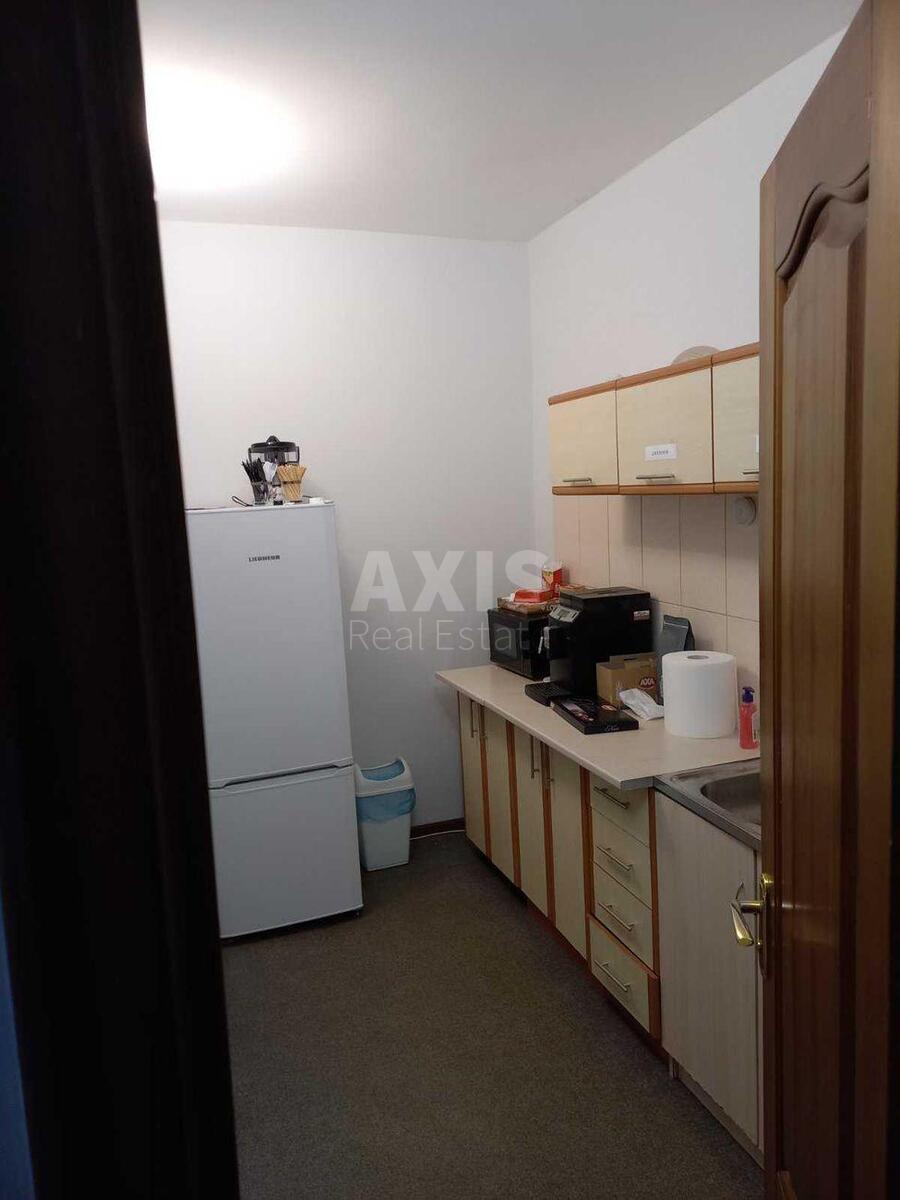 Office prov. Jaroslavs'kyj 7/9, 155m27