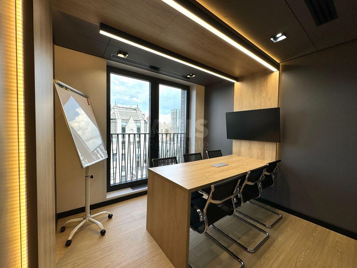 Office vul. Antonovycha 74, 225m21