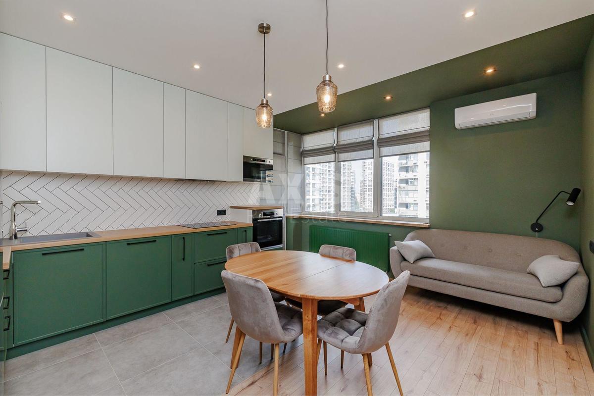 2k apartment vul. Oleksandra Olesja 4