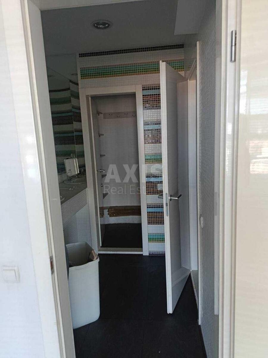Office vul. Novokostjantynivs'ka 18, 1650m25886710