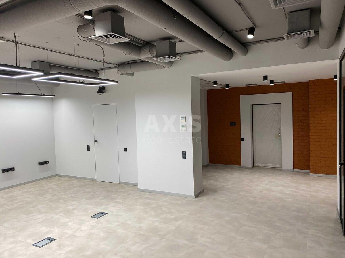 Office vul. Dragomyrova Myhajla 14А, 125m22