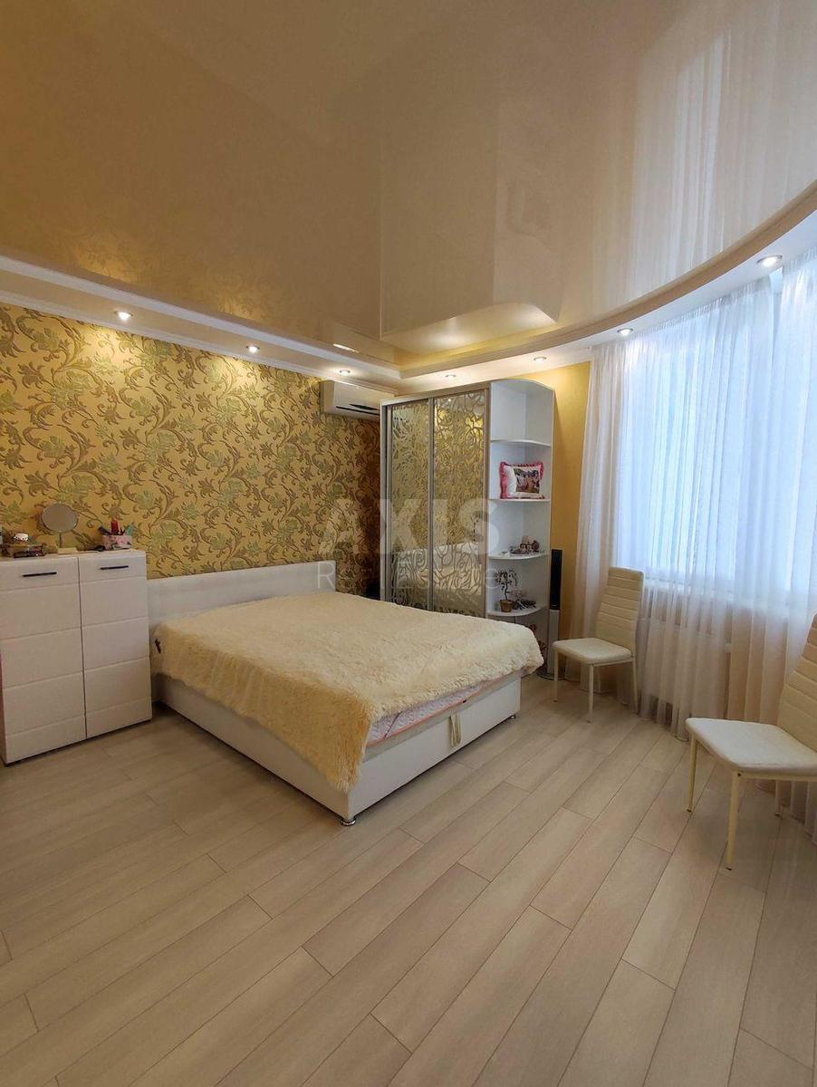 1k apartment vul. Revuc'kogo 7В3