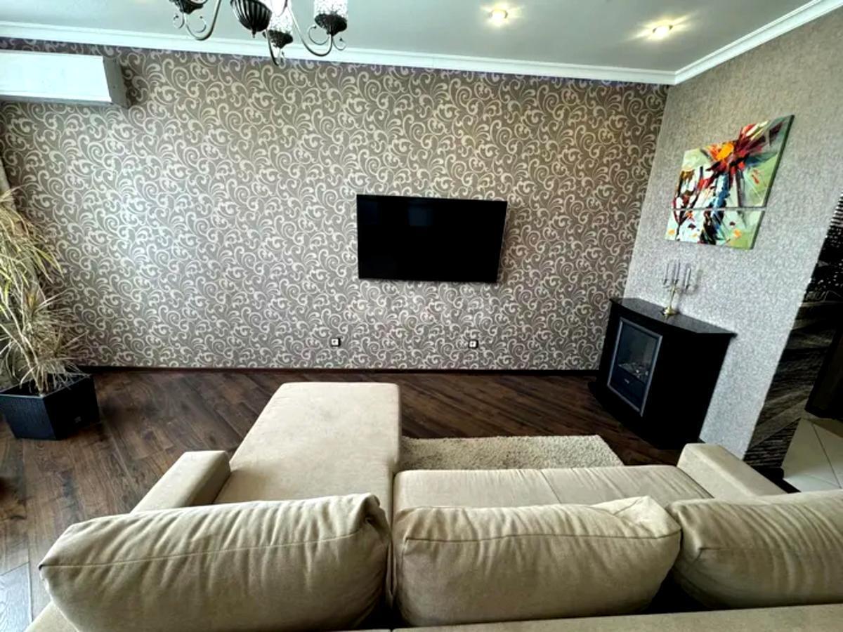 2к квартира пр-т Бажана Николая 8Б640087