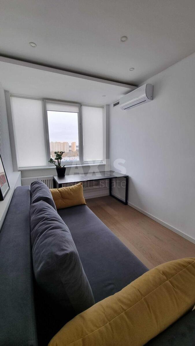 3k apartment vul. Bogatyrs'ka 6А9