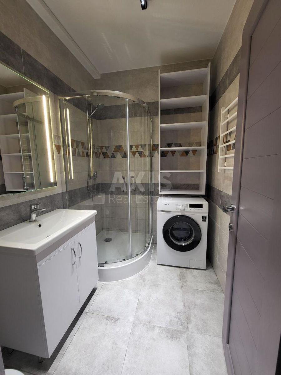 1k apartment nab. Dniprovs'ka 184