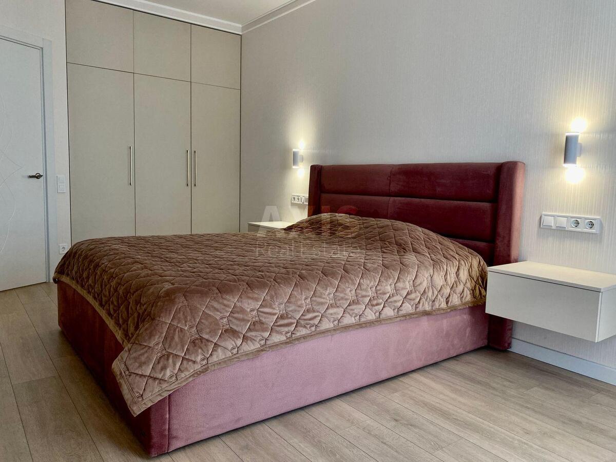 1k apartment vul. Glybochyc'ka 135
