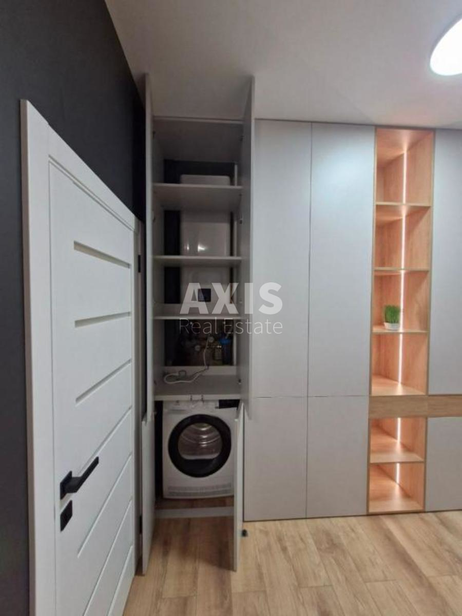 1k apartment vul. Jevgena Konoval'cja 44а12