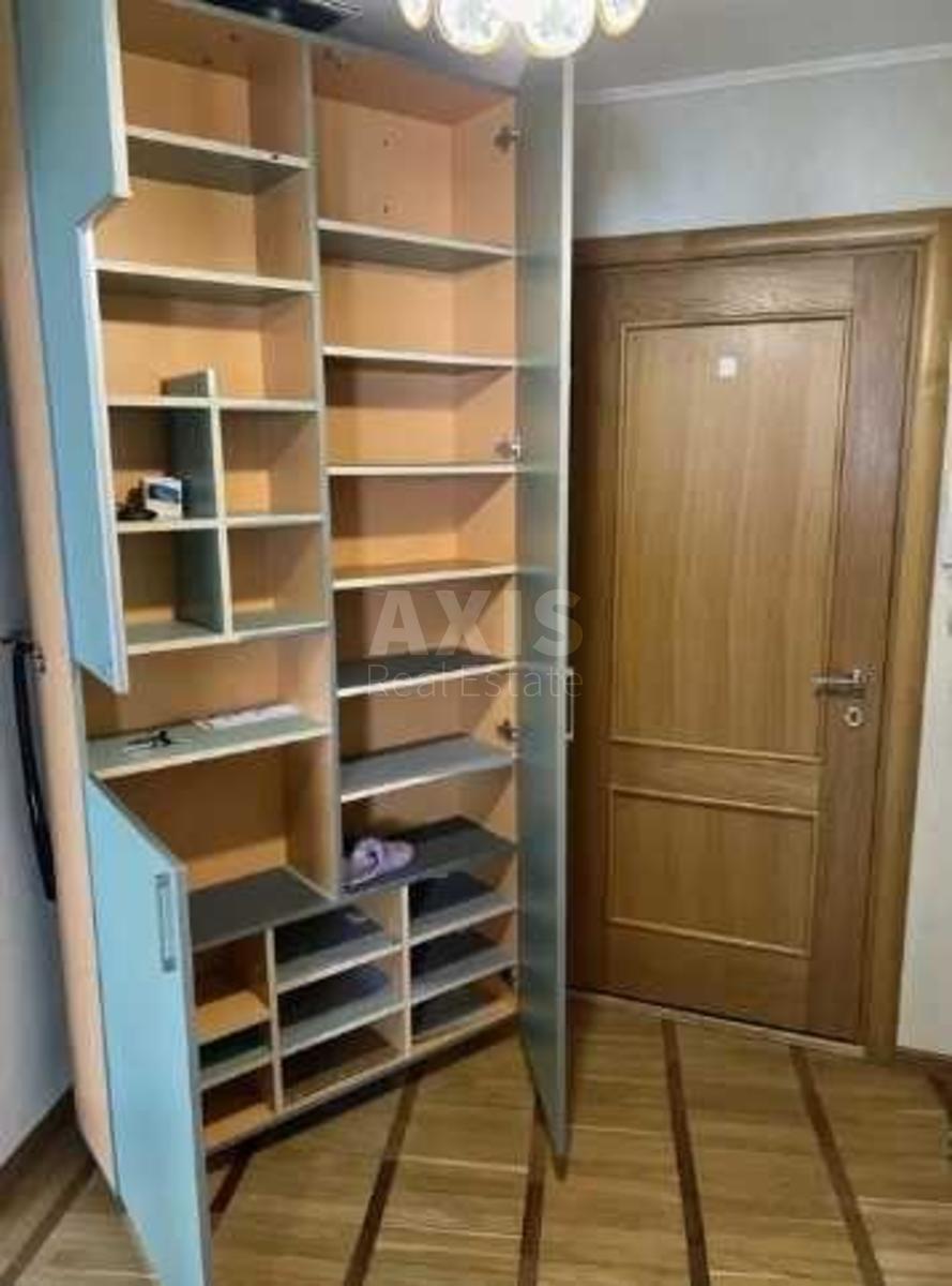1k apartment vul. Ahmatovoi' Anny 71518