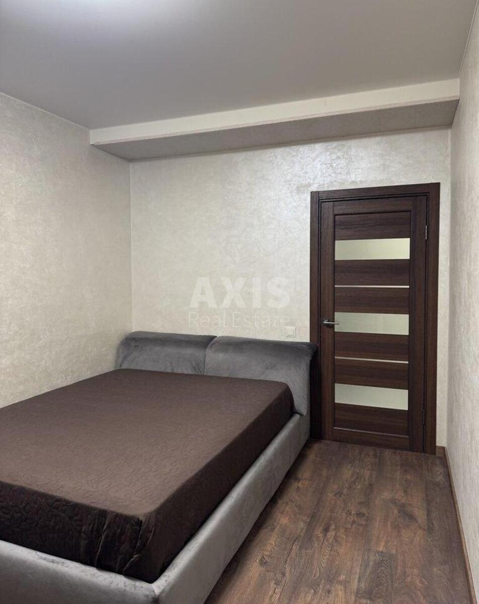 2k apartment vul. Glybochyc'ka 13/34