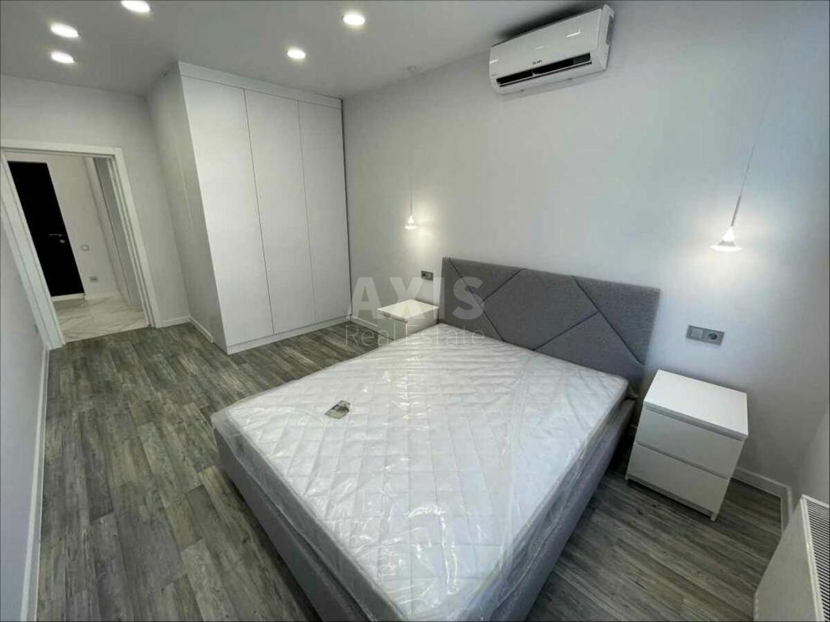 1k apartment vul. Berezhans'ka 15636391