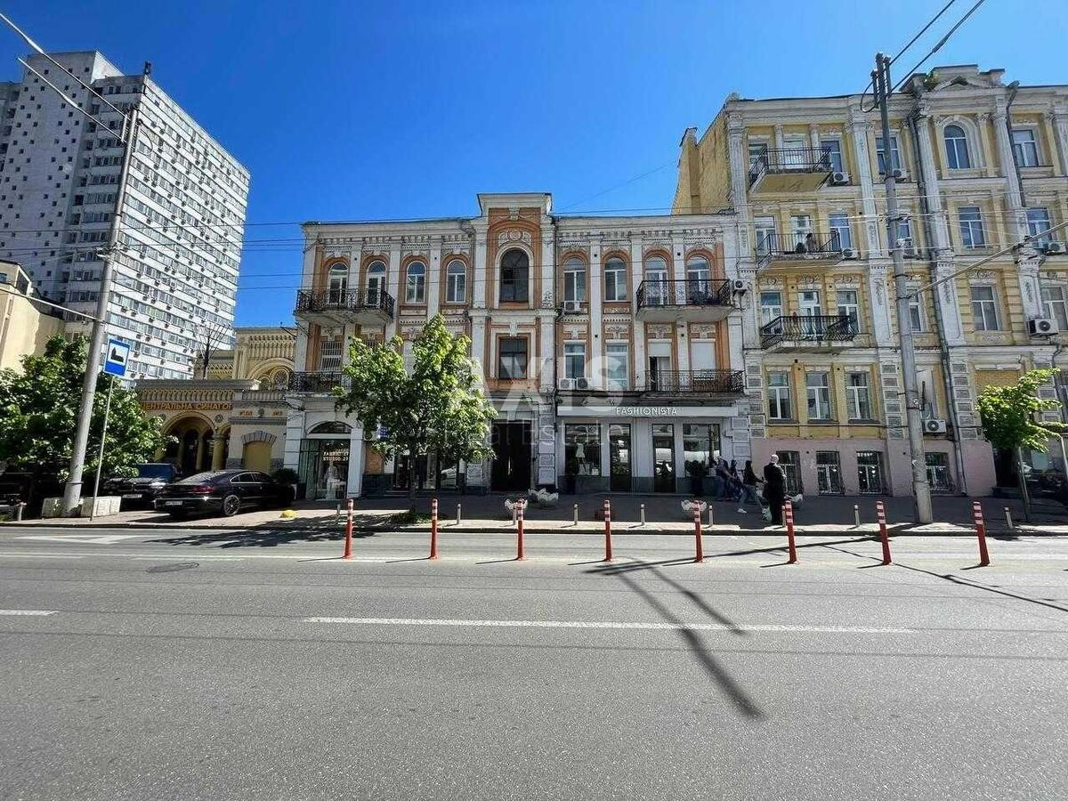 Объект торговли ул. Руставели Шота 15А, 155м21